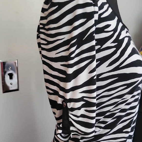 White House Black Market Black and White Zebra print Ruched Blouse - Picture 6 of 9